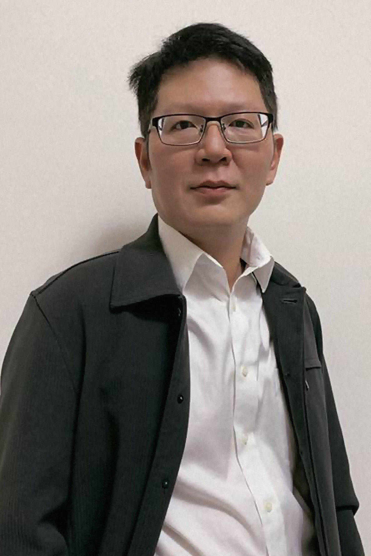 Portrait of Eason Lee from Taiflex Scientific.