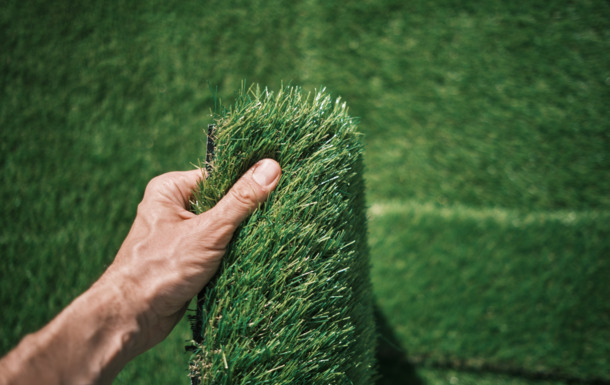 Nylon artificial turf showcasing Clariant’s Nylostab S-EED stabilizer for vibrant colors and fiber integrity under UV exposure and heavy use.