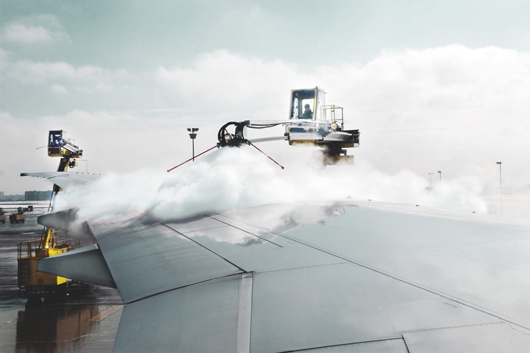 Clariant reveals rock-solid winter support for global aviation industry.(Photos: Clariant)