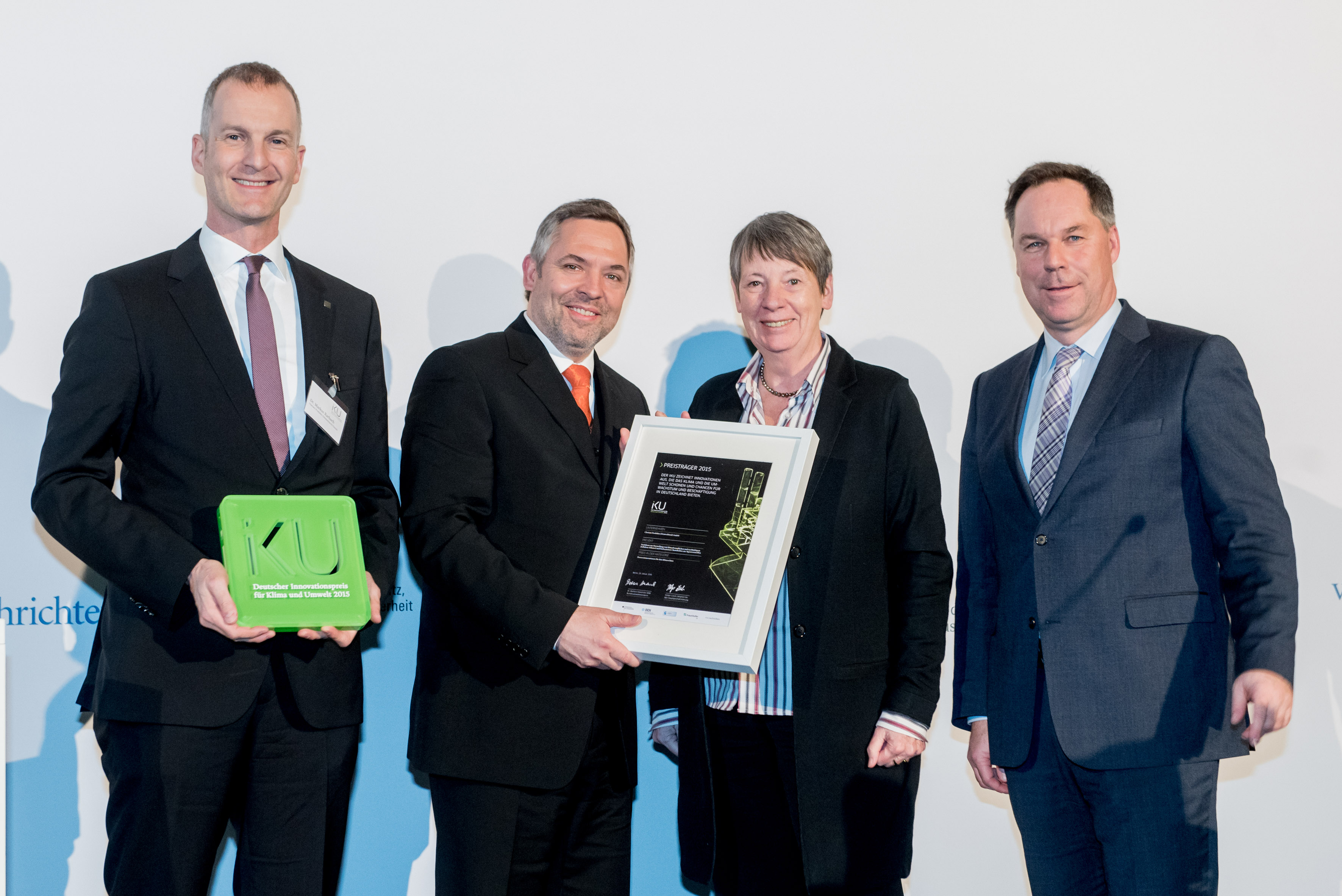 Caption (l - r): Markus Rarbach, Head Start-up Business Project Biofuels & Derivatives (Clariant),...