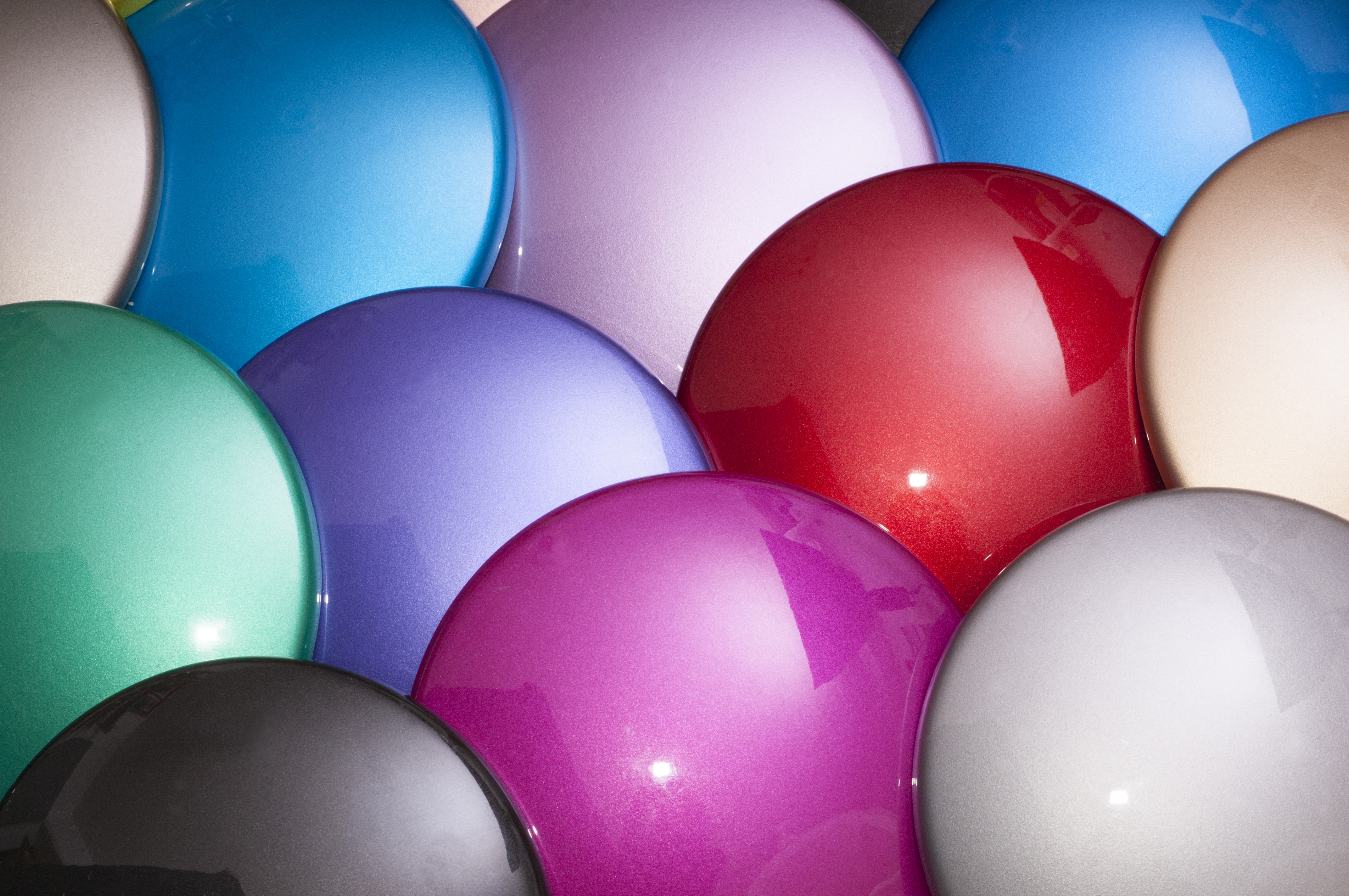 A selection of the new "super-transparent" pigment preparations color range. (Photo: Clariant)
