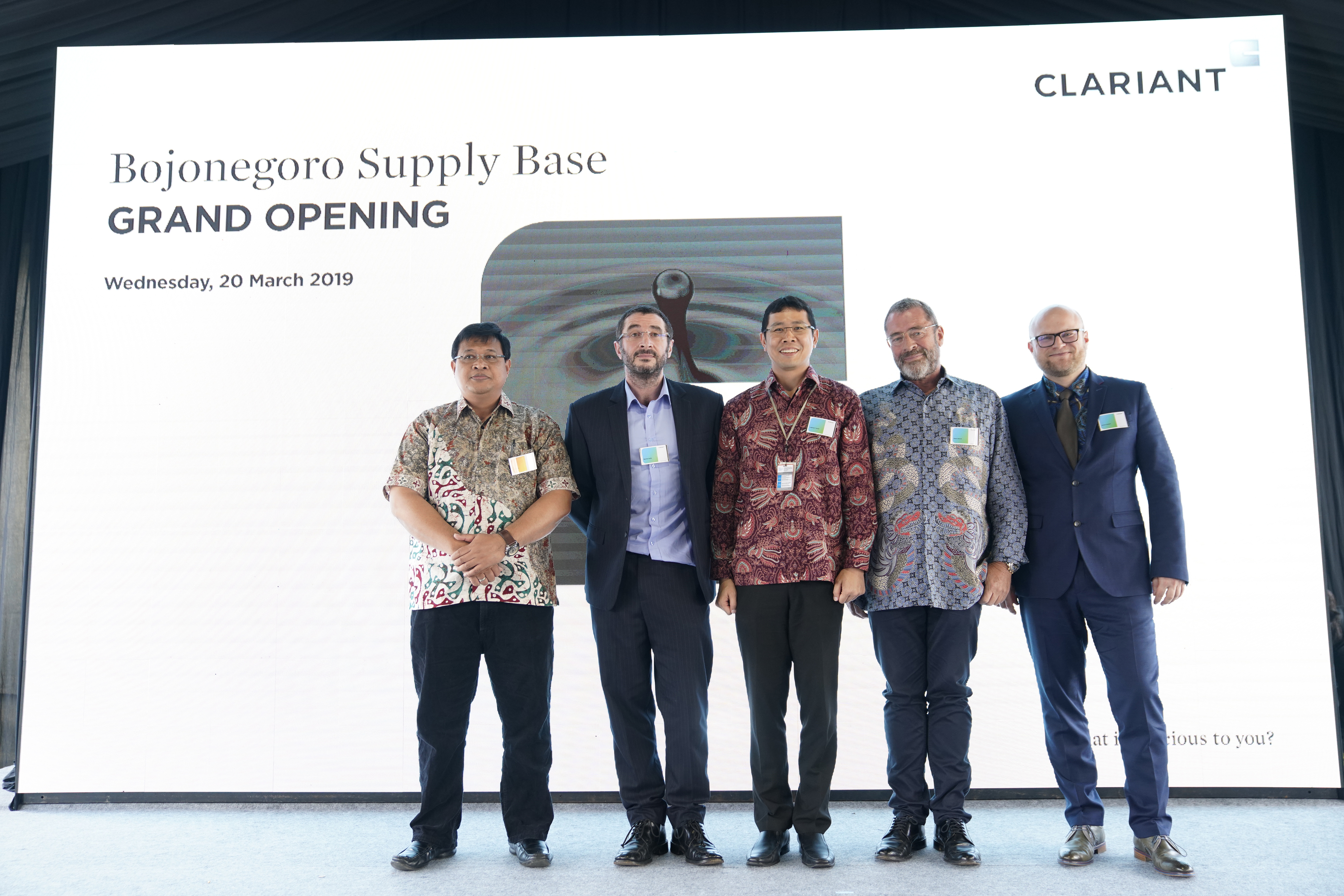 Clariant and its Oil Services partner.
(Photo: Clariant) Clariant and its Oil Services partner.
(Photo: Clariant)