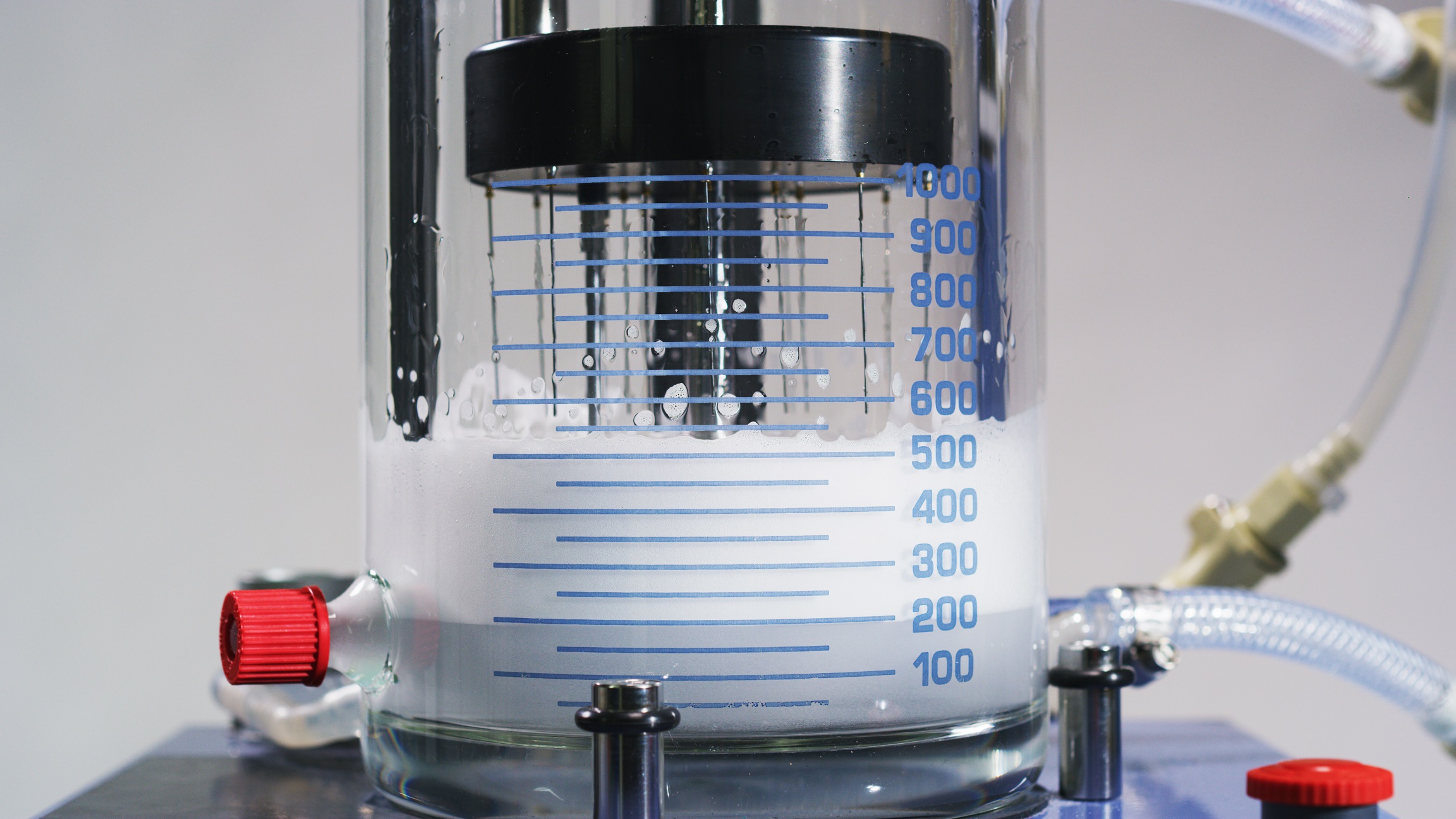 Emulsogen MTP 090 being put to the test at the Clariant Innovation Center. 
(Photo: Clariant)