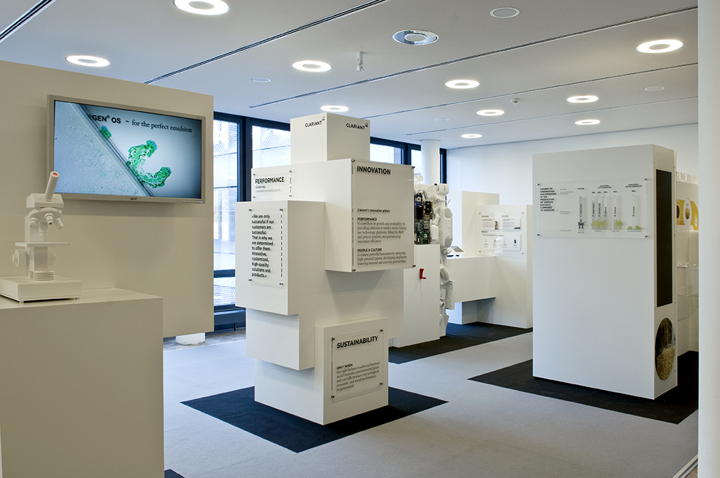  At the center of the Innovation Arena, a complex structure of differently sized cubes presented the core values of Clariant: People, Planet and Performance, together with the most important issue of Sustainability.