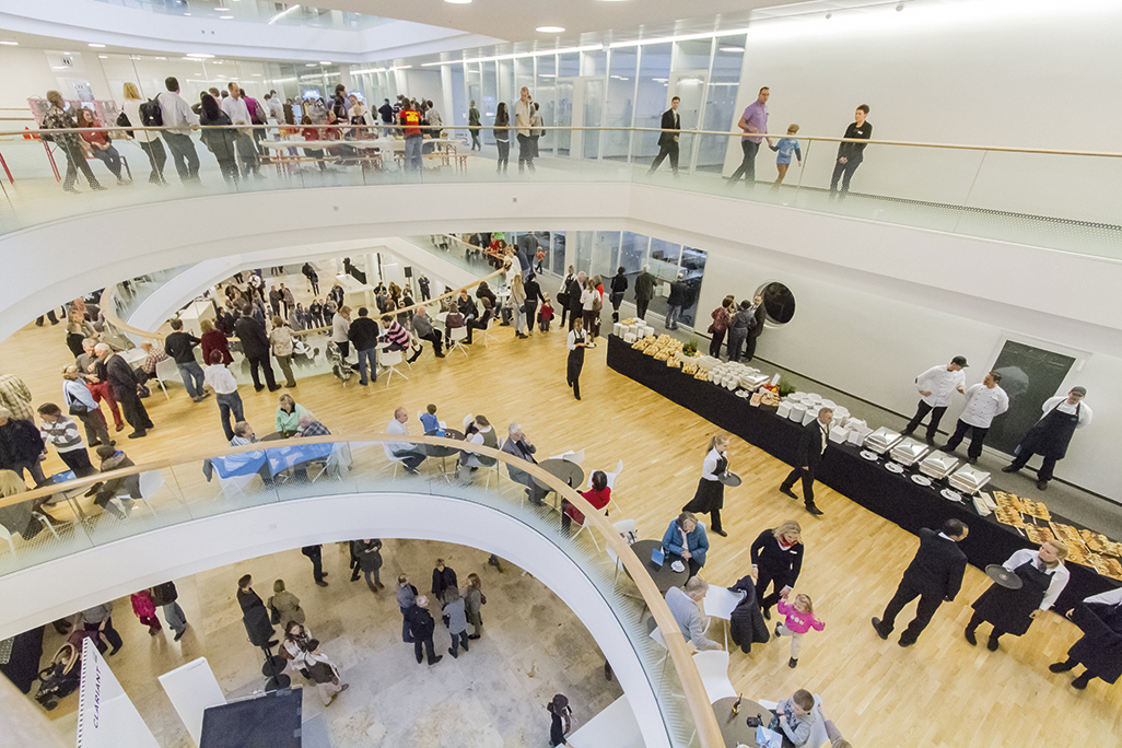  Throughout the »Family Day« the guests were entertained by a colorful program extending over all floors of the building.
