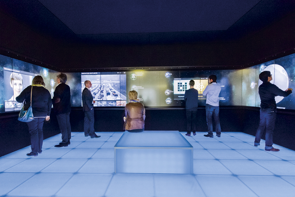  »In Touch with Clariant«: A unique interactive multimedia installation takes visitors on a journey along a 13-meter multi-touch wall to discover the past, present and future of Clariant.